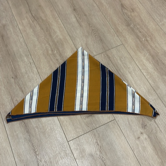 Scarf - Picture 2 of 3